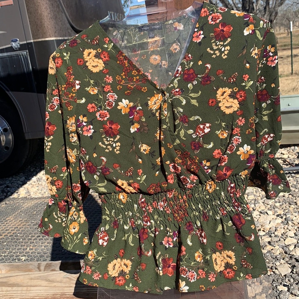 Moa Moa green flower blouse